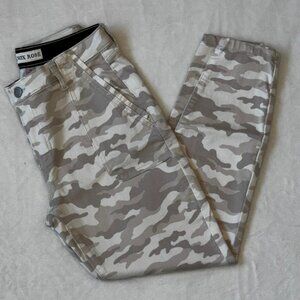 Knox Rose desert camo ankle pants size 10